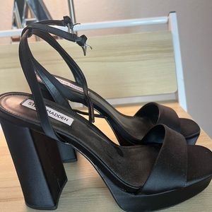 Never worn Steve Madden platforms from this year’s collection.